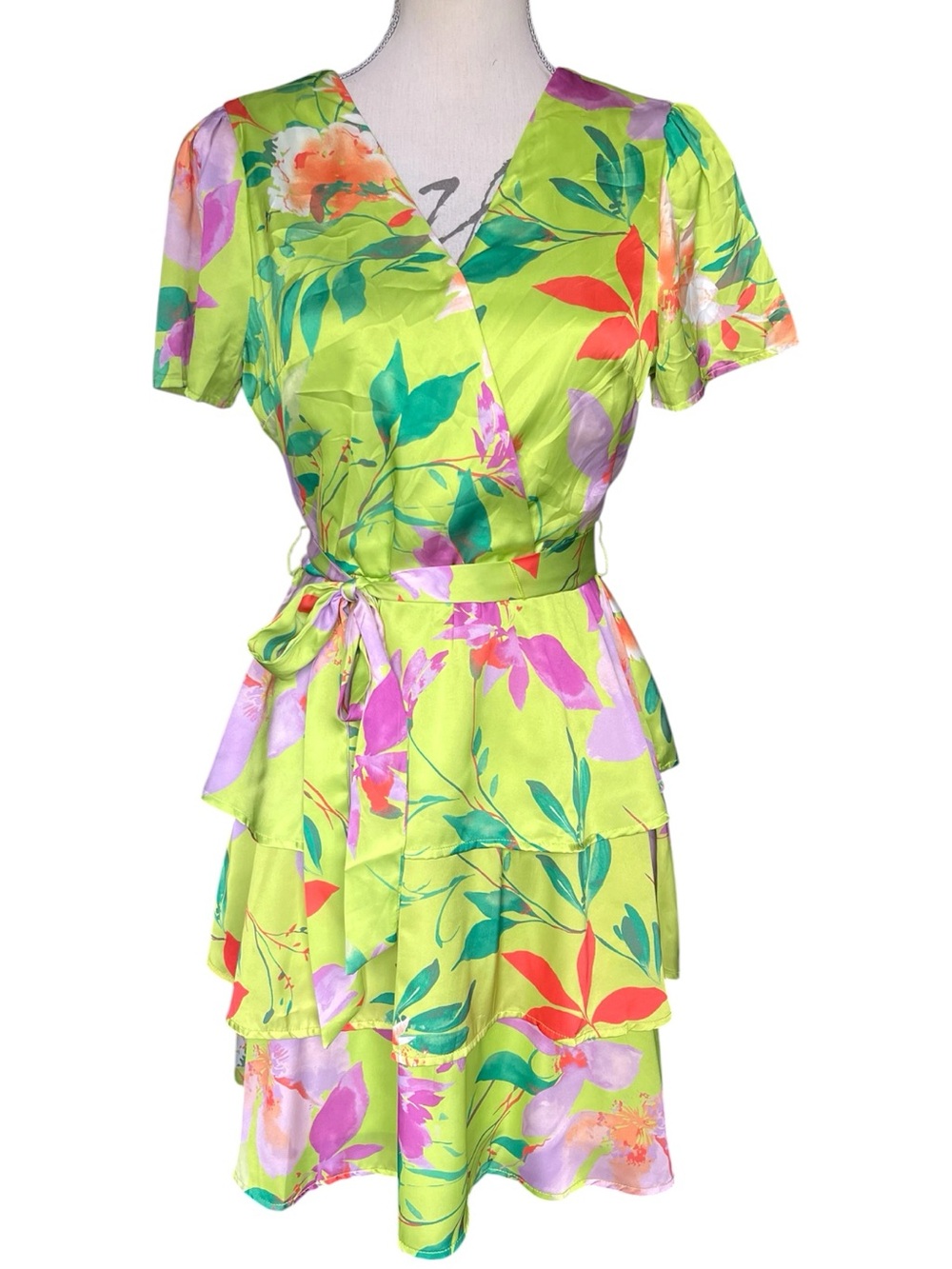Nicole Miller Lime Tropical Floral V-Neck Short Sleeve Tiered Skirt Dress (S)